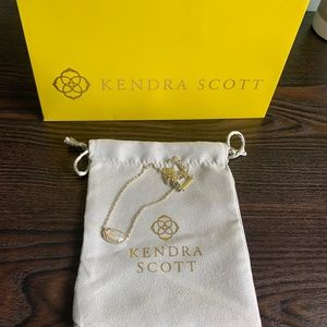 Kendra Scott pendant necklace